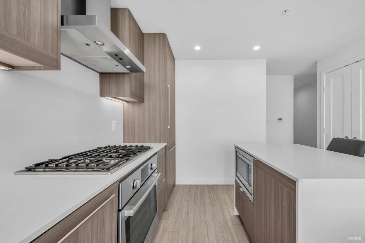 Primary Bathroom Photo of 1709 2351 Beta Avenue, Burnaby, BC