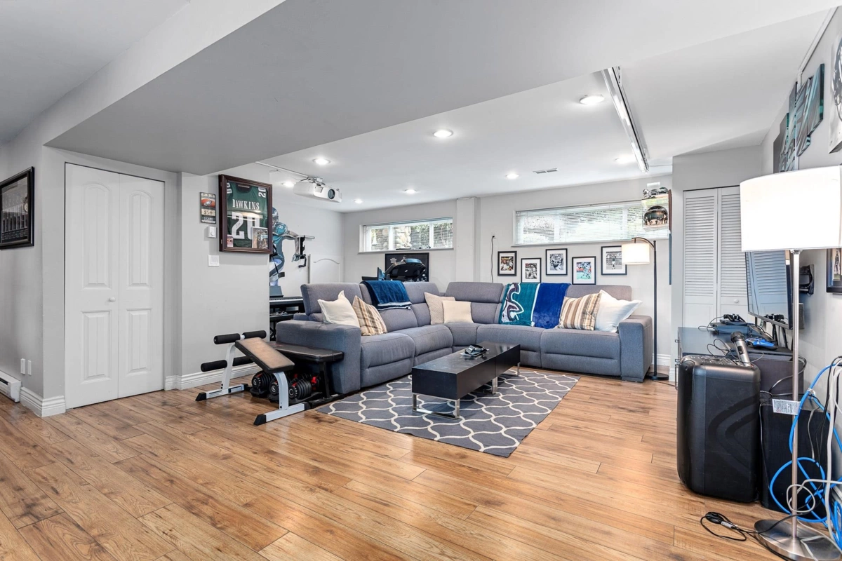 Mudroom Photo of 1122 Rochester Avenue, Coquitlam, BC