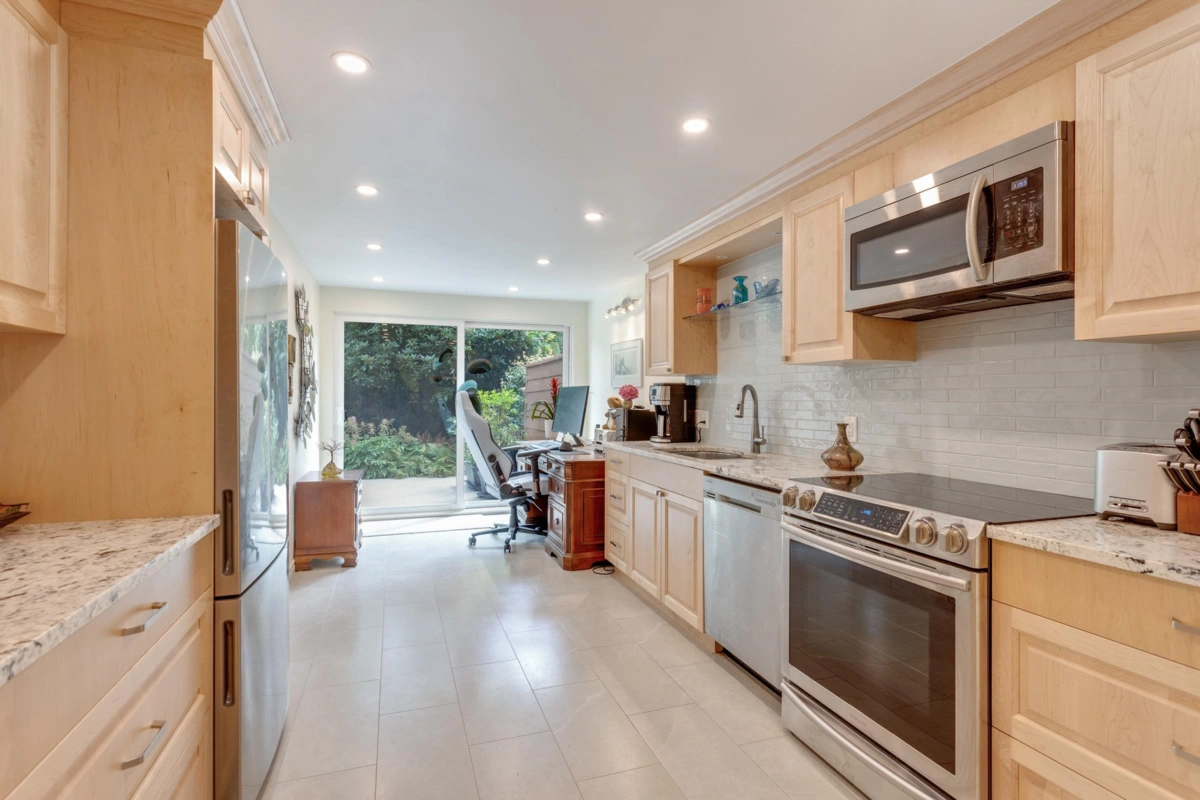 Breakfast Nook Photo of 17 6600 Lucas Road, Richmond, BC