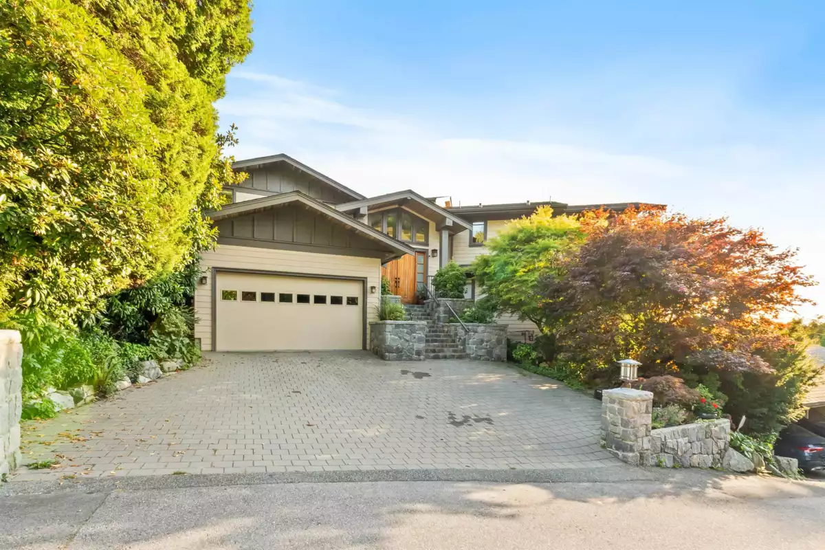 Backyard Photo of 1408 31st Street, West Vancouver, BC