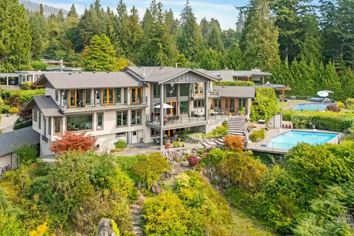 Outdoor Deck Photo of 1408 31st Street, West Vancouver, BC