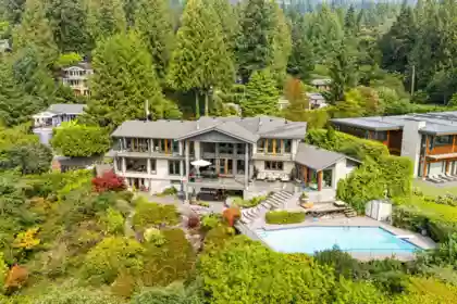 Front exterior of 1408 31st Street, West Vancouver, BC