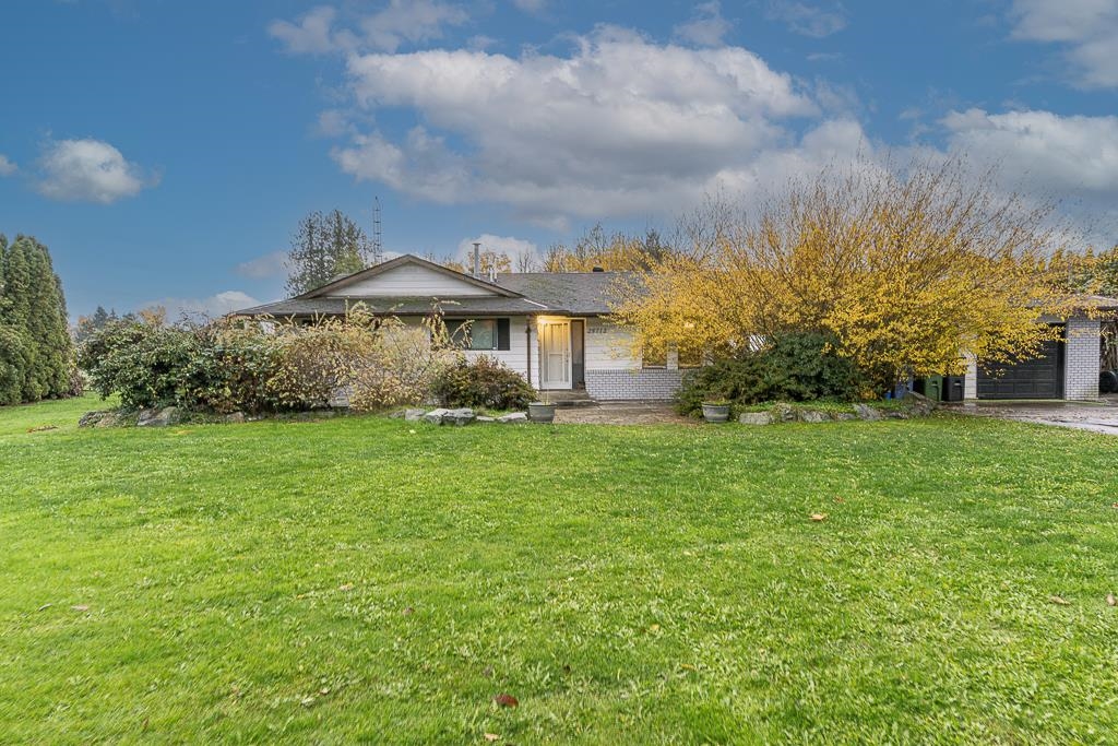 Family Room Photo of 28712 58 Avenue, Abbotsford, BC