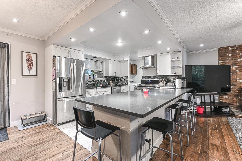 Guest Bathroom Photo of 28712 58 Avenue, Abbotsford, BC