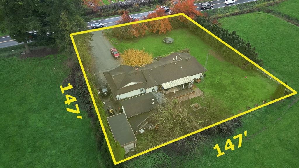 Living Room Photo of 28712 58 Avenue, Abbotsford, BC