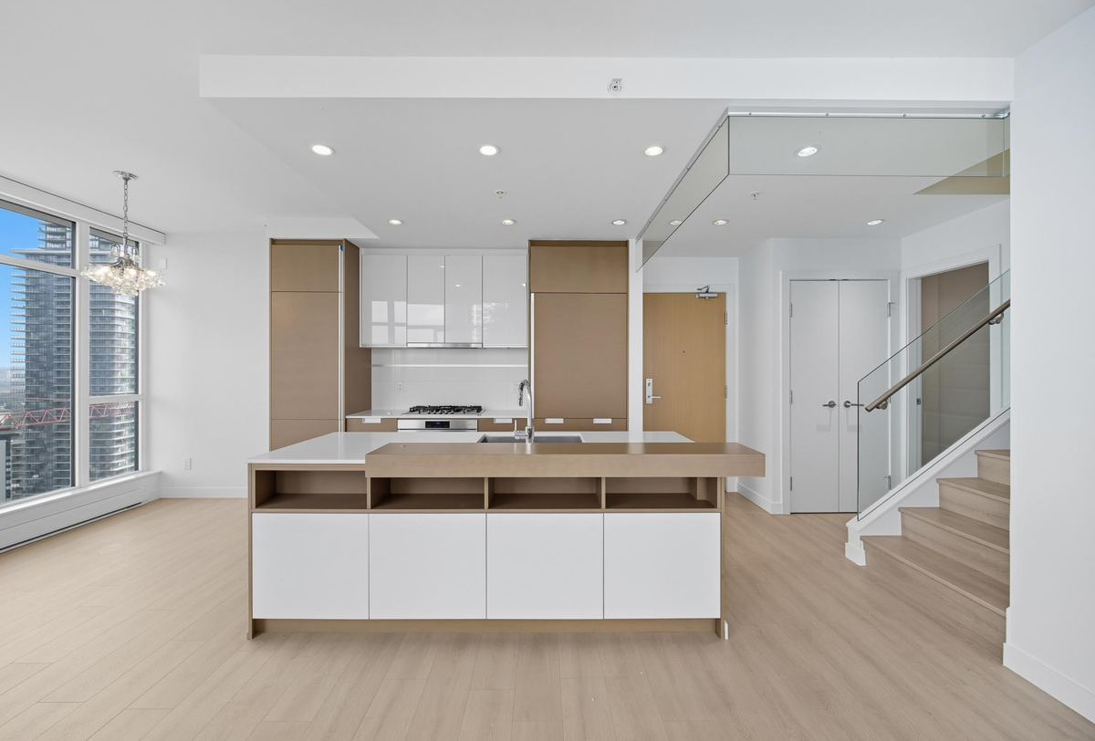 Primary Bathroom Photo of 2603 4688 Kingsway, Burnaby, BC