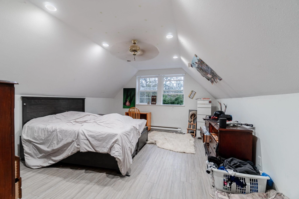 Laundry Room Photo of 9540 Woodward Street, Mission, BC