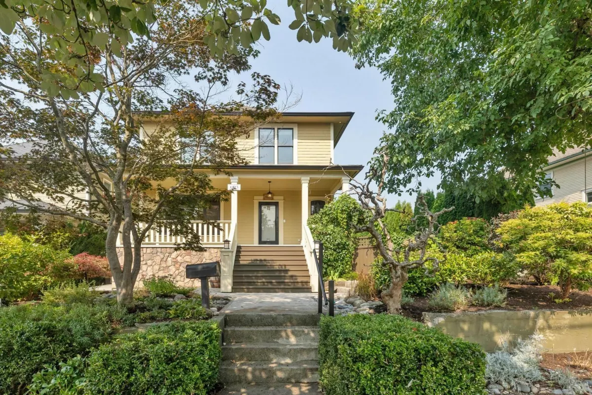 Exterior Front Photo of 1025 Hamilton Street, New Westminster, BC