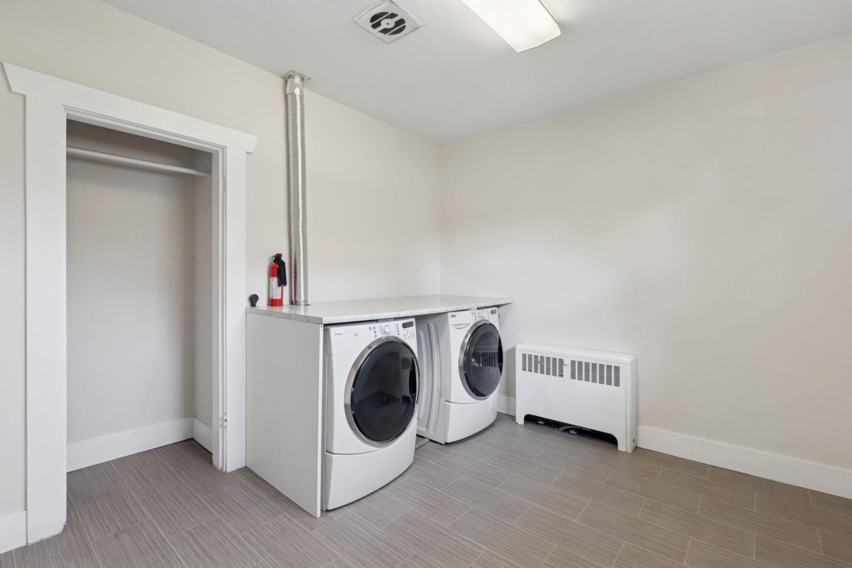 Laundry Room Photo of 1025 Hamilton Street, New Westminster, BC