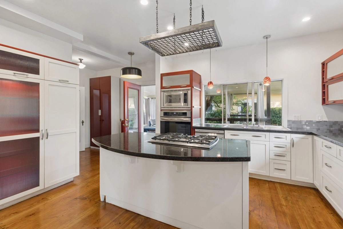 Primary Bathroom Photo of 1025 Hamilton Street, New Westminster, BC
