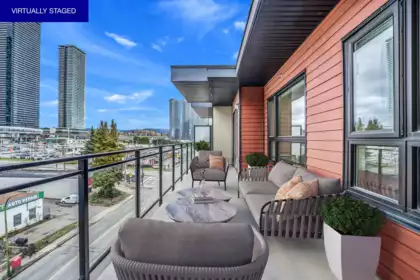 502 4468 Dawson Street, Burnaby, BC, Burnaby — Apartment/Condo for sale