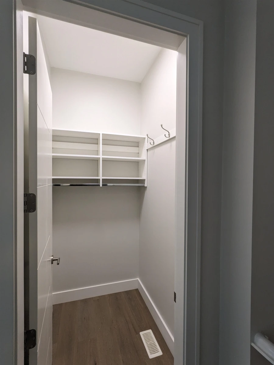 Hallway Photo of 12042 265a Street, Maple Ridge, BC
