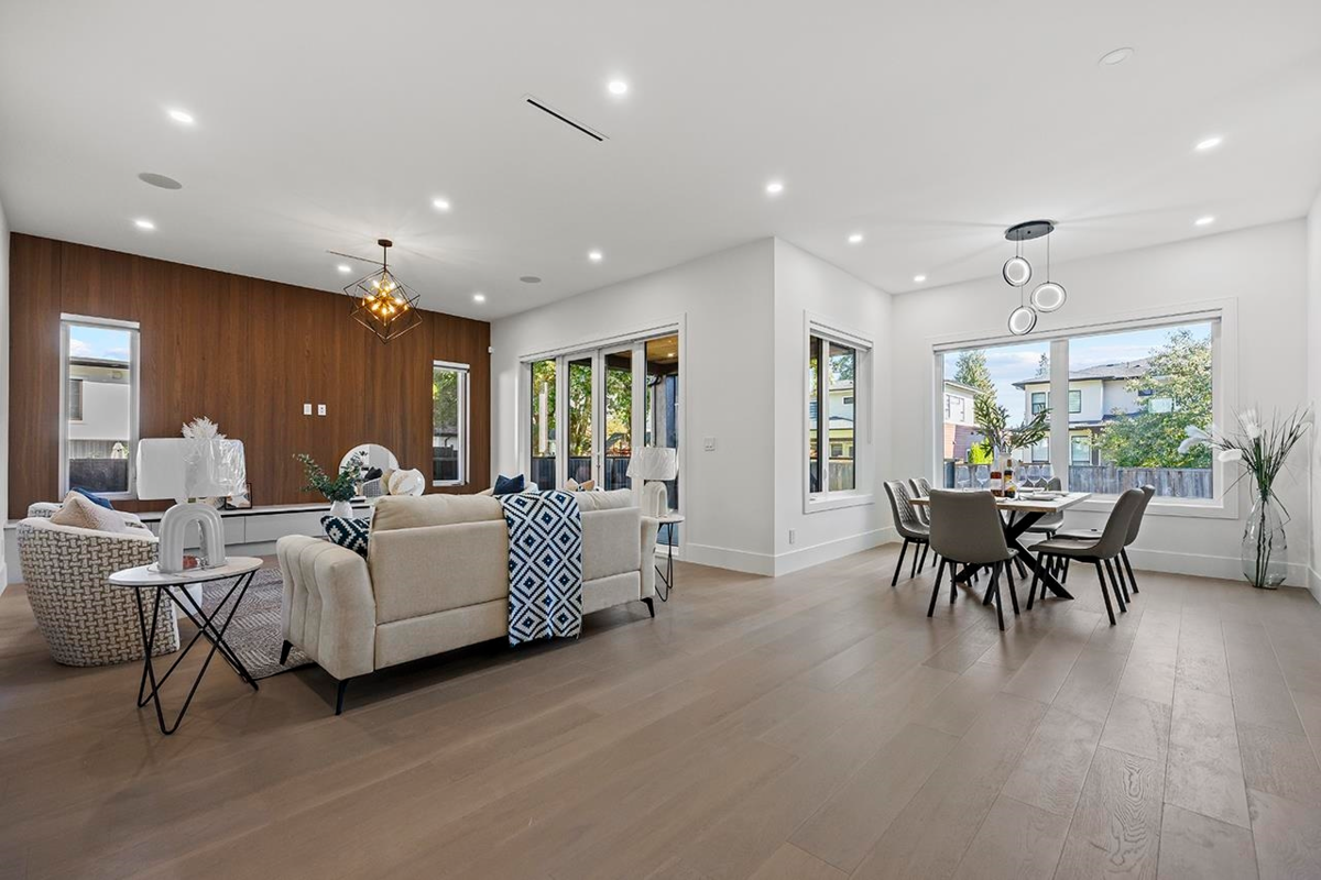 Walk-In Closet Photo of 687 Folsom Street, Coquitlam, BC