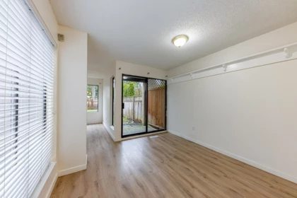 864 Pinebrook Place, Coquitlam, BC, Coquitlam — Single Family Residence for sale