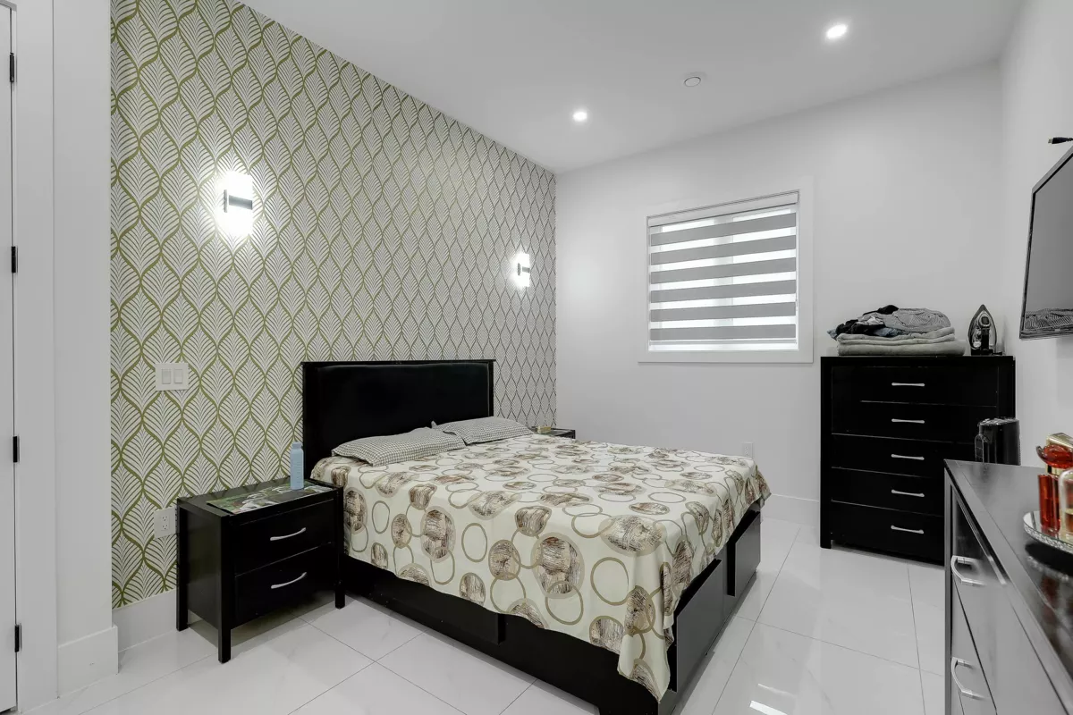 Entry Foyer Photo of 6499 132 Street, Surrey, BC