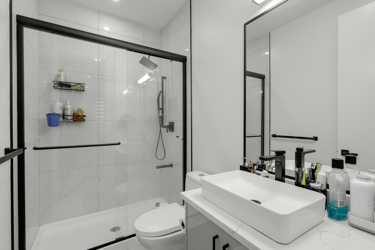 Hallway Photo of 6499 132 Street, Surrey, BC