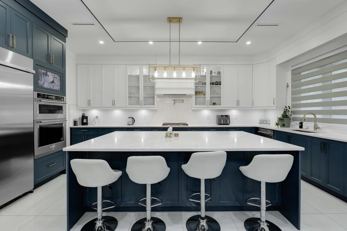 Walk-In Closet Photo of 6499 132 Street, Surrey, BC