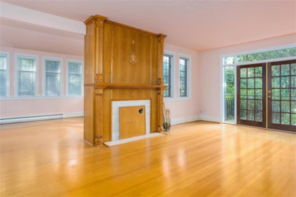 Primary Bedroom Photo of 4777 W 2nd Avenue, Vancouver, BC