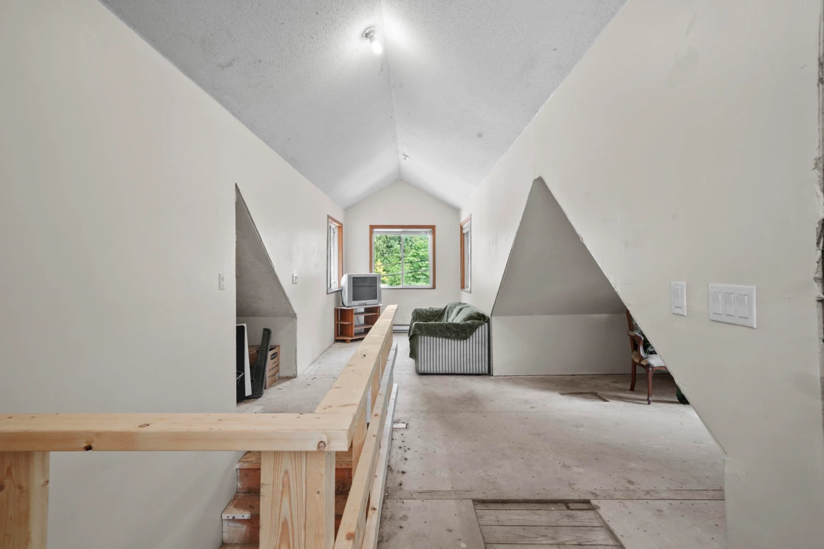 Basement Recreation Room Photo of 26814 Dewdney Trunk Road, Maple Ridge, BC