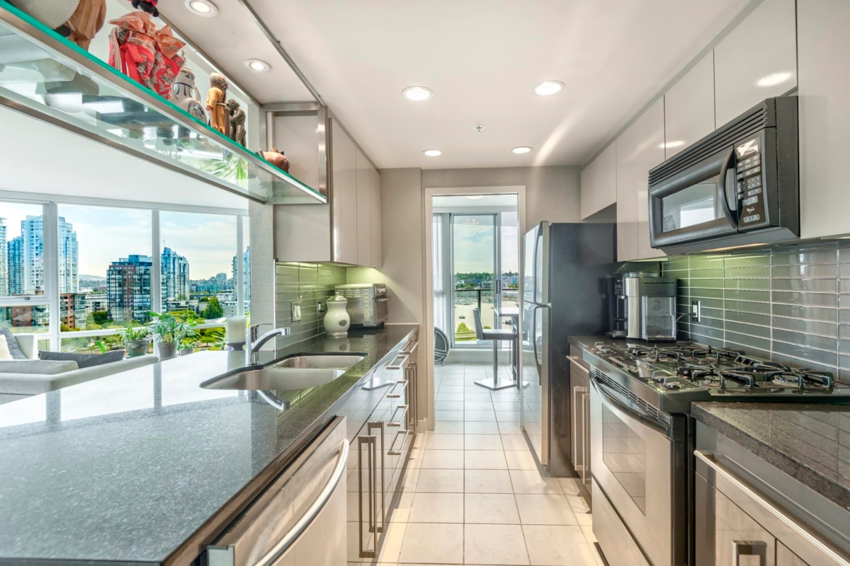 Primary Bathroom Photo of 1207 1408 Strathmore Mews, Vancouver, BC