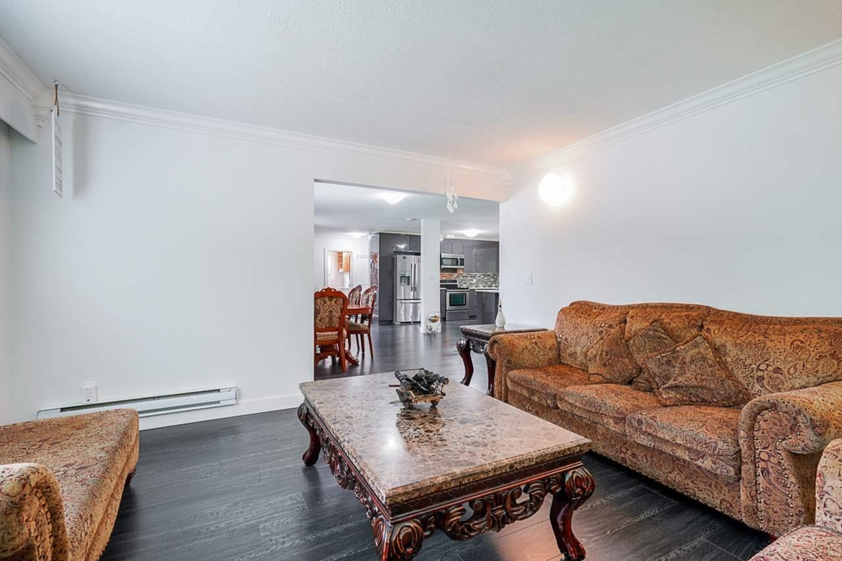 Breakfast Nook Photo of 2212 Grant Street, Abbotsford, BC