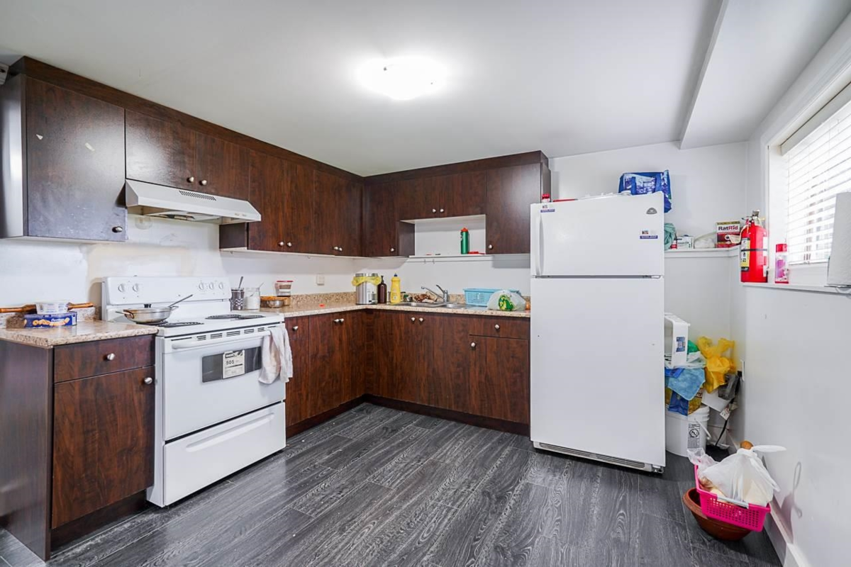 Entry Foyer Photo of 2212 Grant Street, Abbotsford, BC