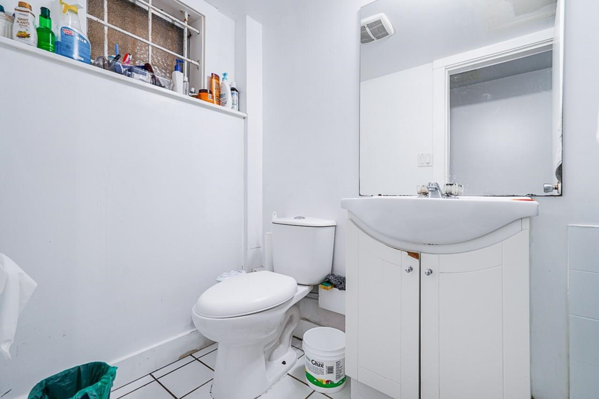 Garage Interior Photo of 2212 Grant Street, Abbotsford, BC