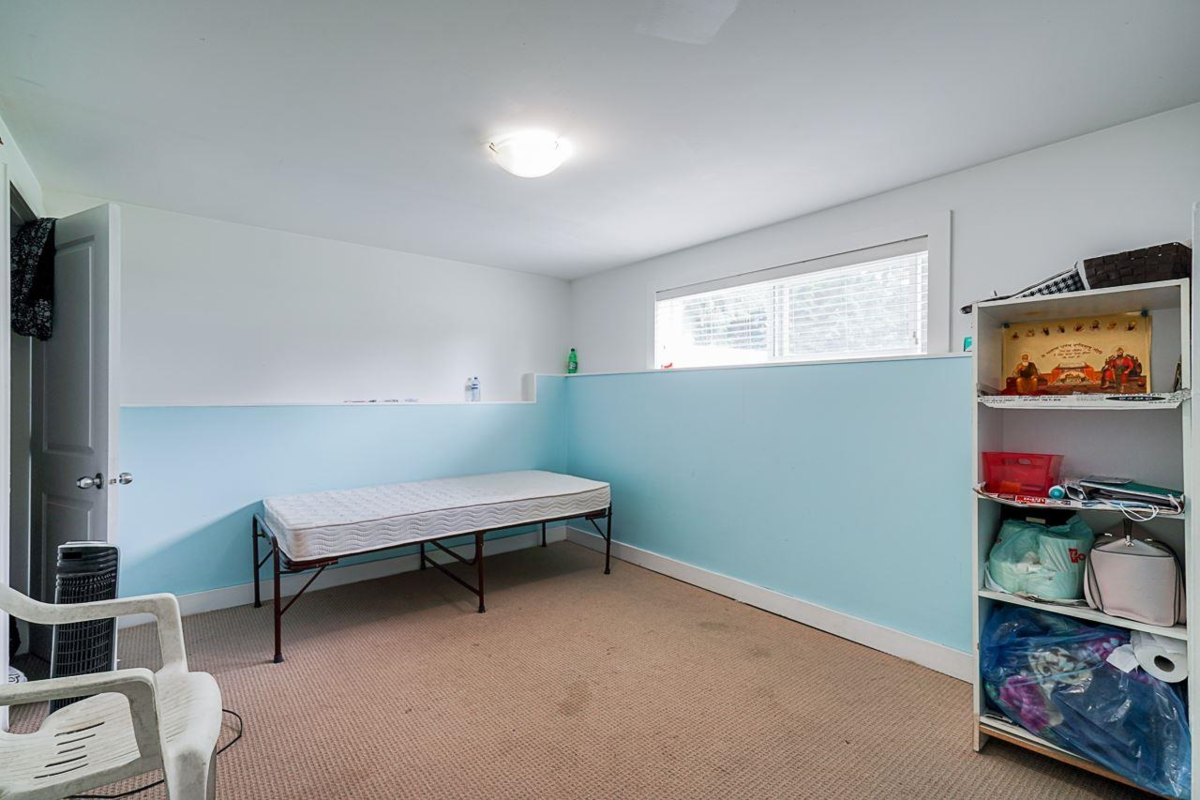 Garden / Landscaping Photo of 2212 Grant Street, Abbotsford, BC