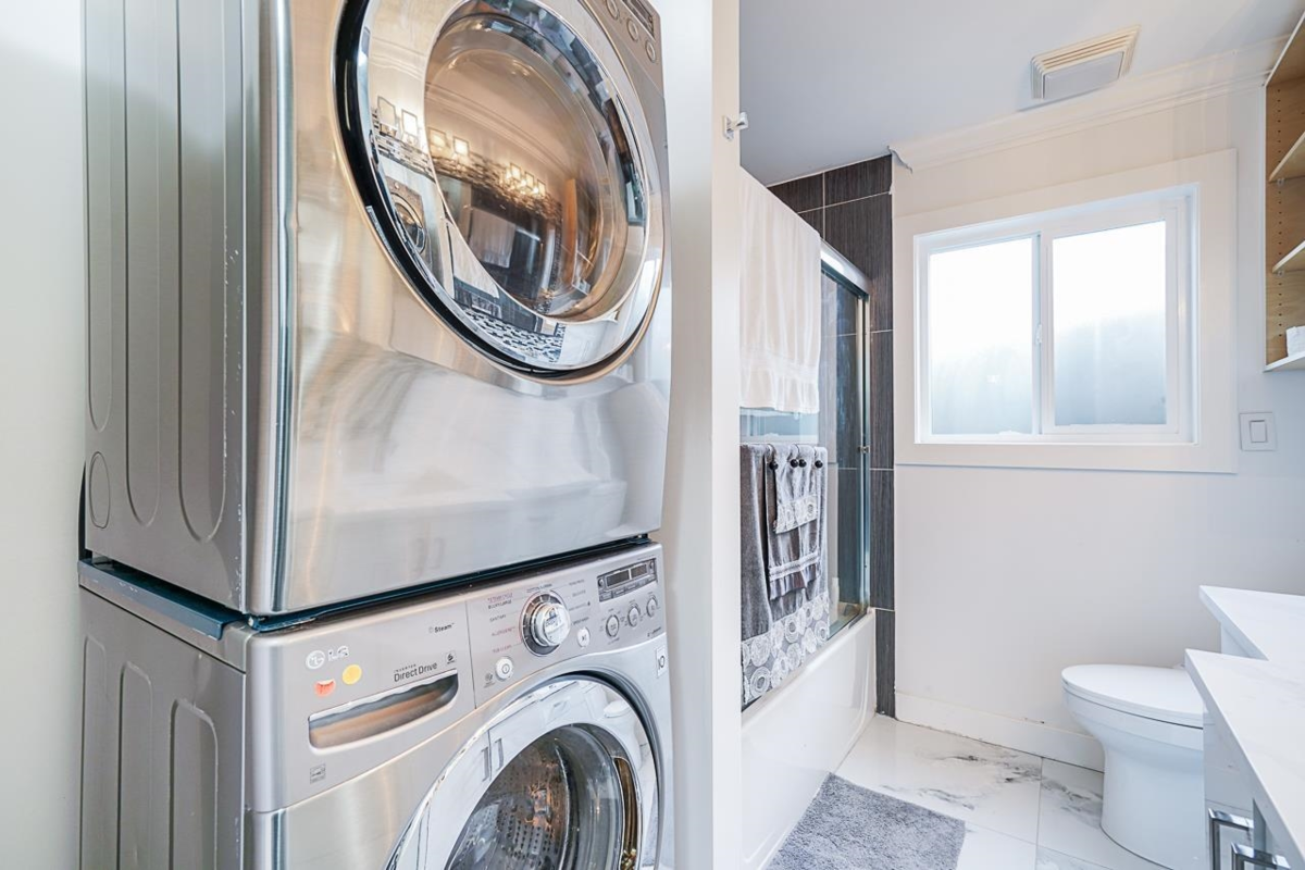 Guest Bathroom Photo of 2212 Grant Street, Abbotsford, BC