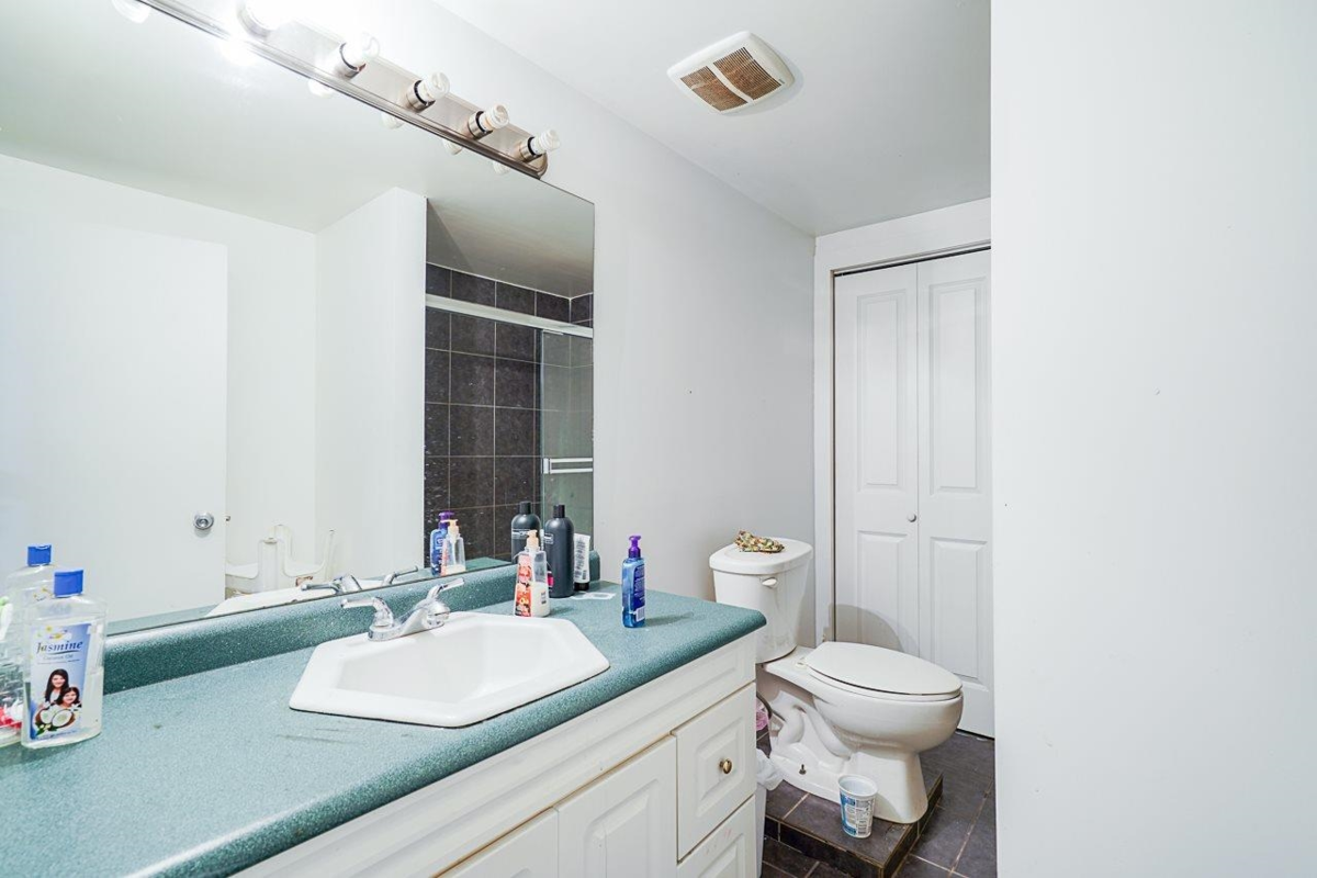 Swimming Pool Photo of 2212 Grant Street, Abbotsford, BC