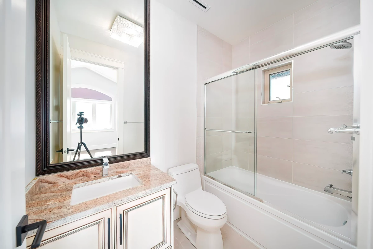 Entry Foyer Photo of 7525 13th Avenue, Burnaby, BC