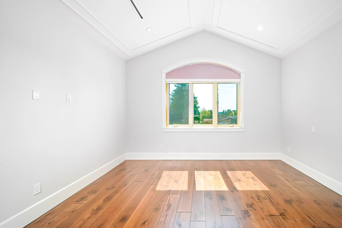 Hallway Photo of 7525 13th Avenue, Burnaby, BC