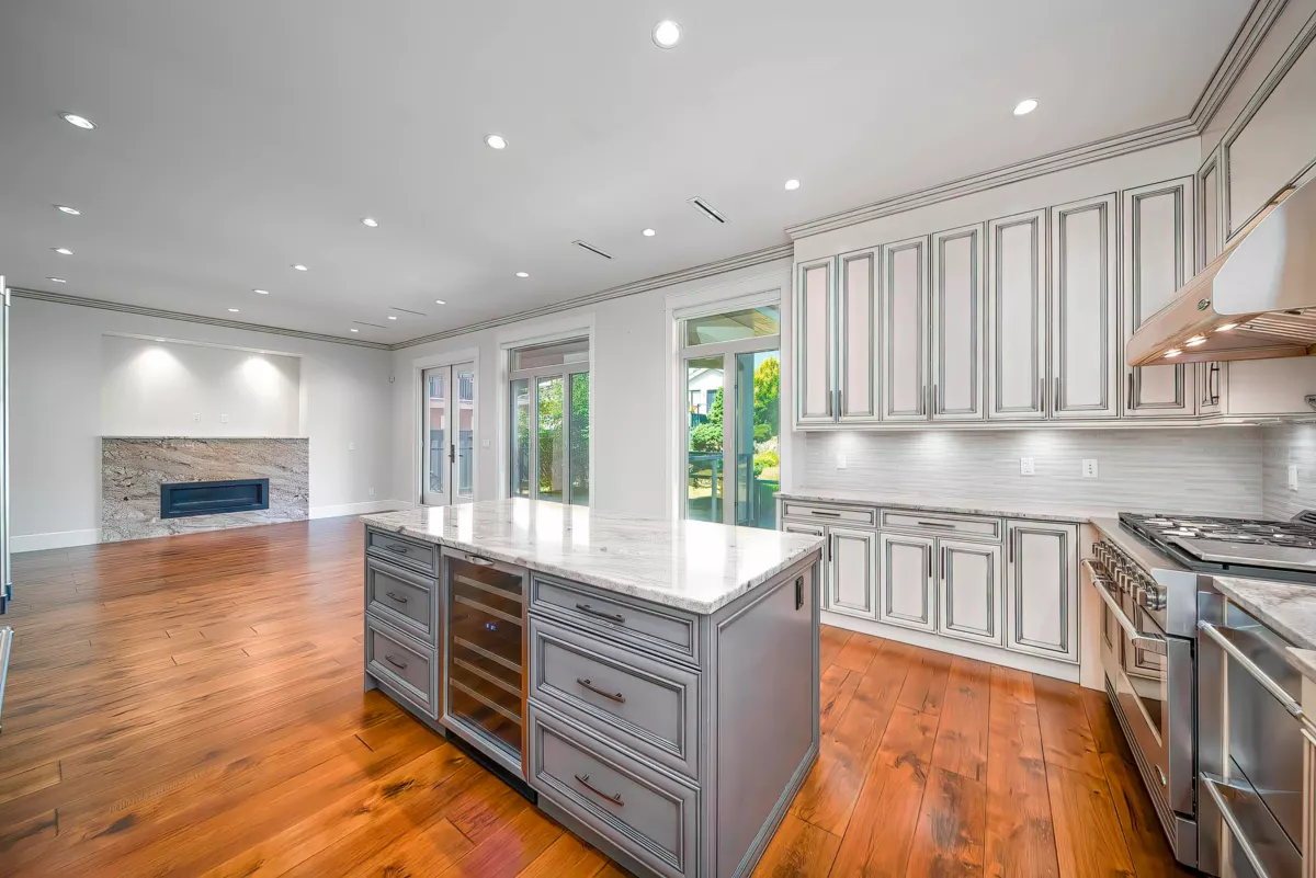 Primary Bathroom Photo of 7525 13th Avenue, Burnaby, BC