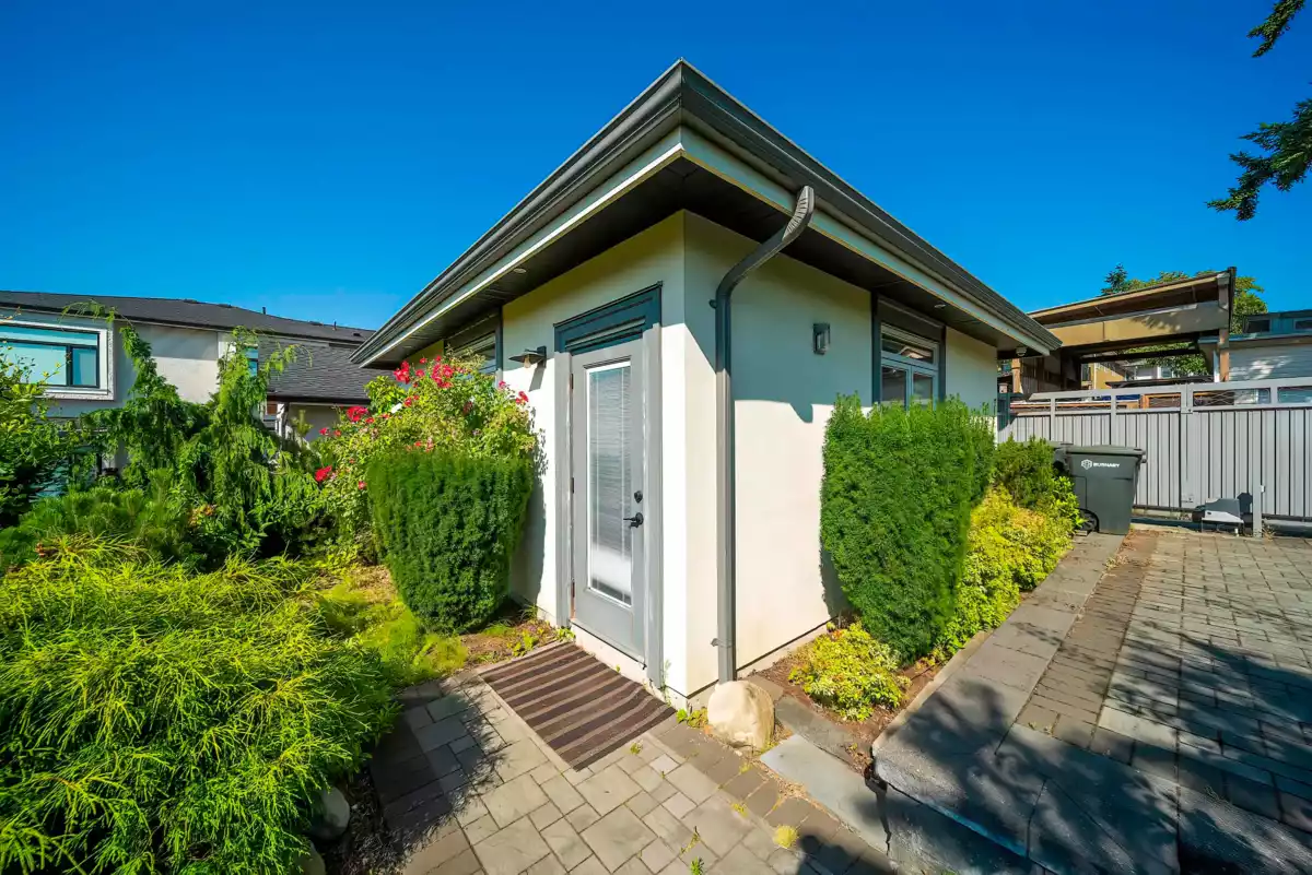 Swimming Pool Photo of 7525 13th Avenue, Burnaby, BC