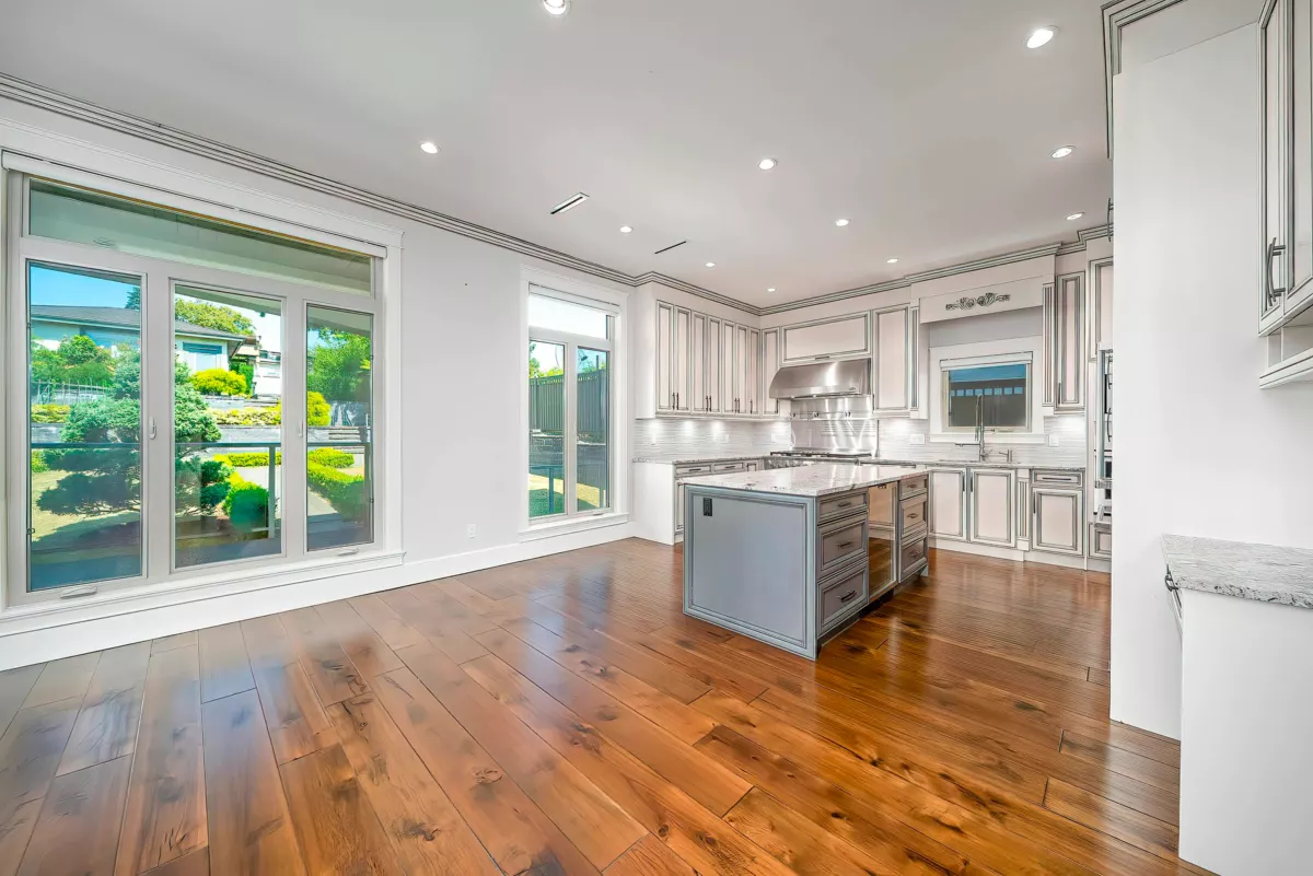 Walk-In Closet Photo of 7525 13th Avenue, Burnaby, BC