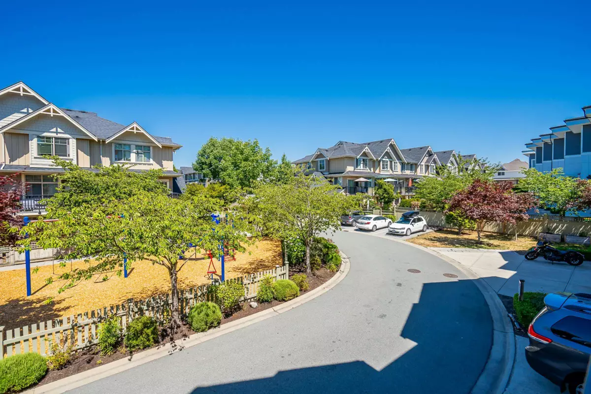 Garden / Landscaping Photo of 5 19525 73 Avenue, Surrey, BC