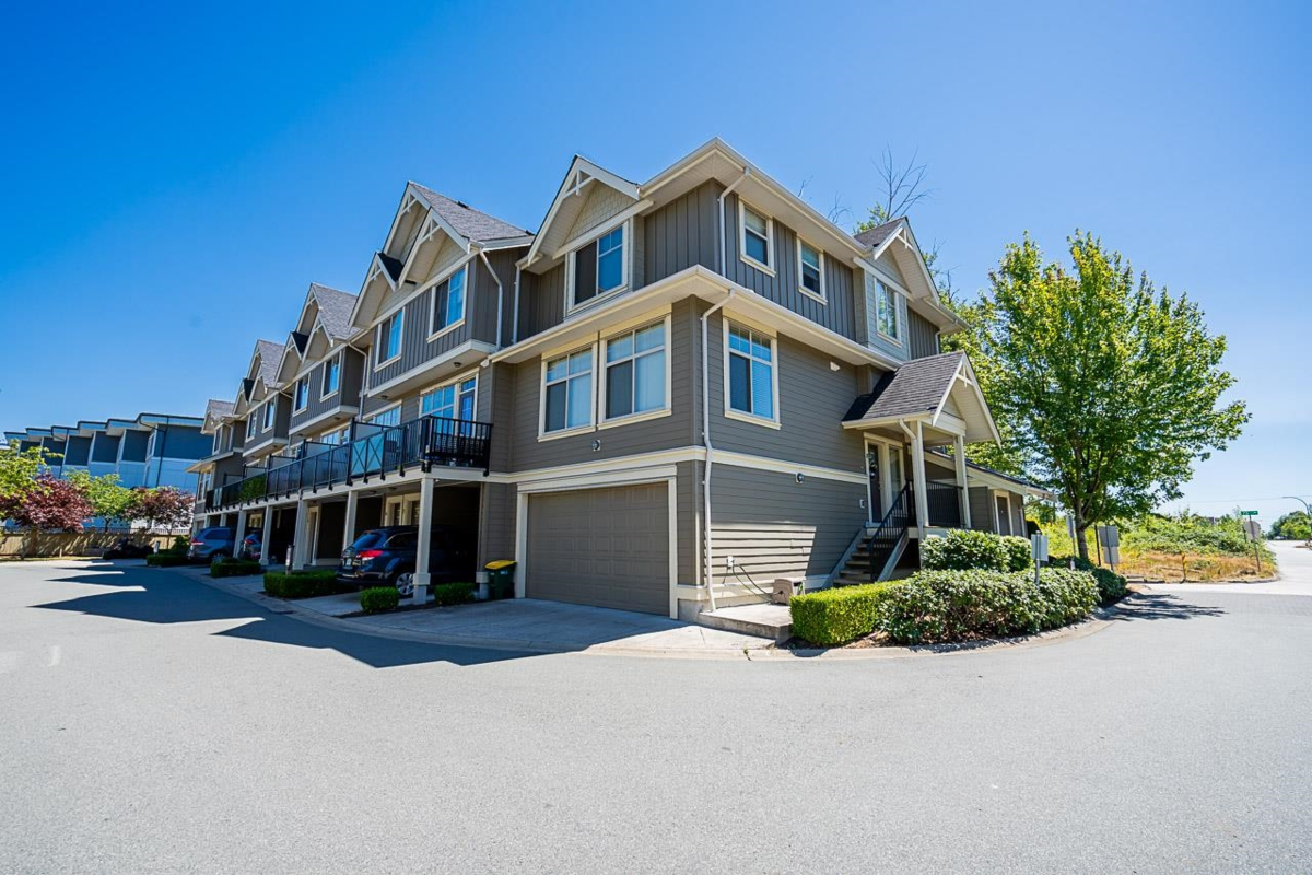 Hot Tub / Spa Photo of 5 19525 73 Avenue, Surrey, BC