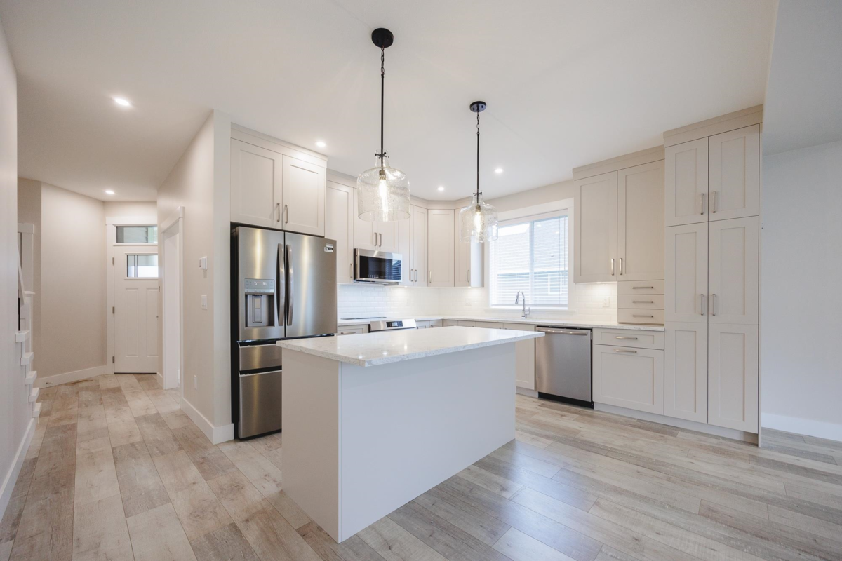 Dining Area Photo of 103 6211 Chilliwack River Road, Chilliwack, BC