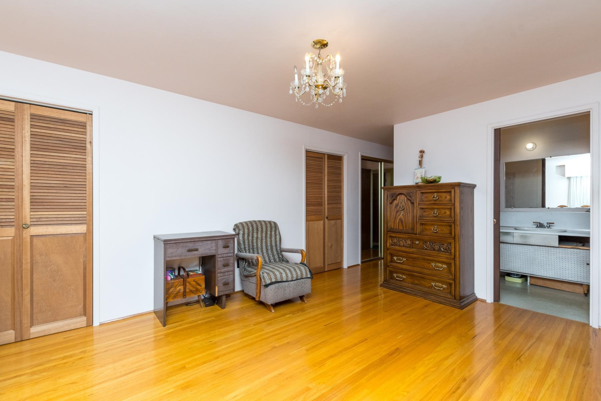 Mudroom Photo of 14457 110 Avenue, Surrey, BC