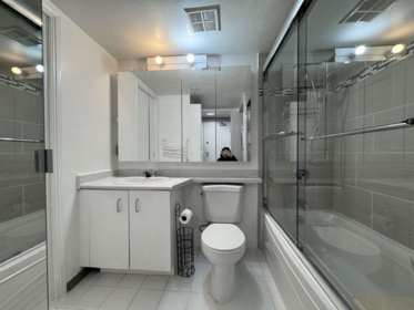Mudroom Photo of 810 438 Seymour Street, Vancouver, BC