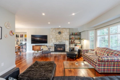 Kitchen Island Photo of 2183 128 Street, Surrey, BC