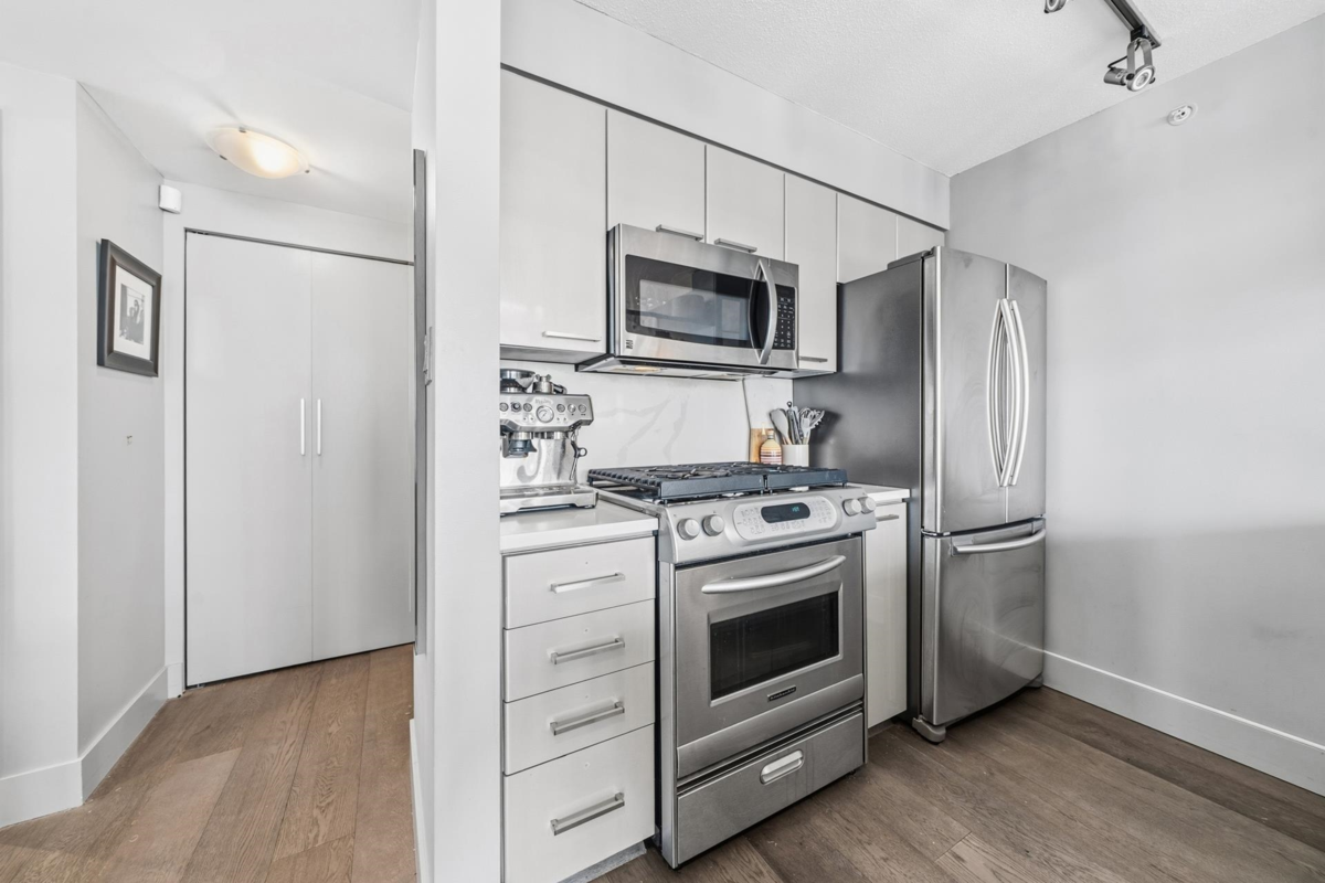 Breakfast Nook Photo of 906 1438 Richards Street, Vancouver, BC