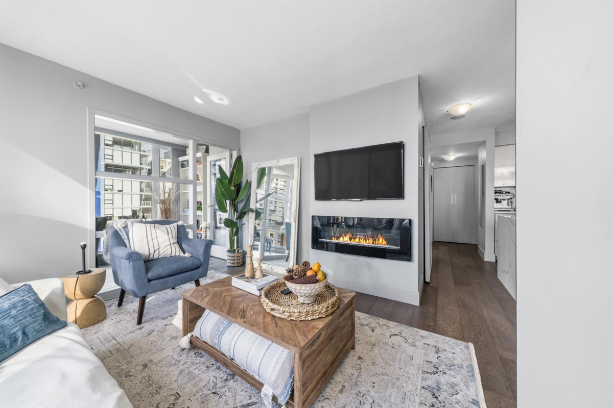 Exterior Front Photo of 906 1438 Richards Street, Vancouver, BC