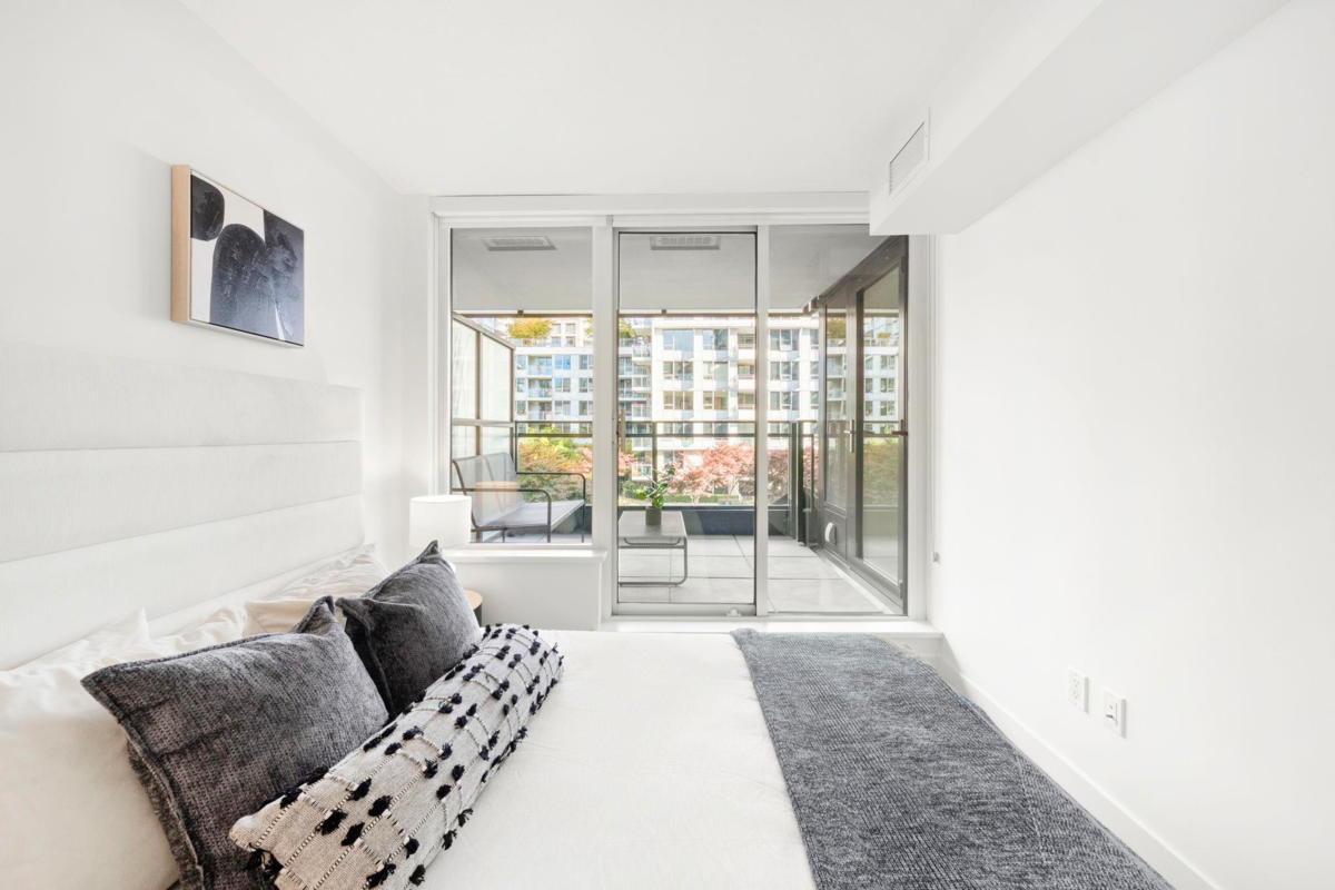 Primary Bathroom Photo of 617 8833 Hazelbridge Way, Richmond, BC