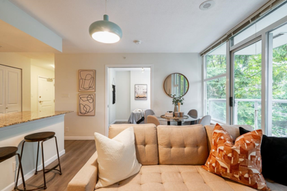 311 9262 University Crescent, Burnaby, BC, Burnaby — Apartment/Condo for sale