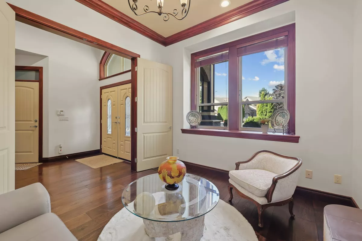 Family Room Photo of 19695 71 Avenue, Surrey, BC