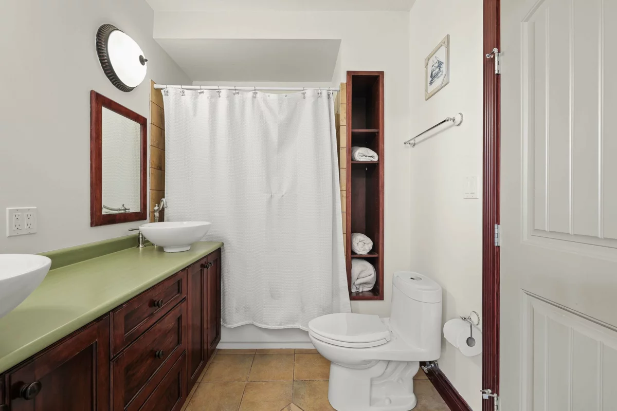 Garden / Landscaping Photo of 19695 71 Avenue, Surrey, BC