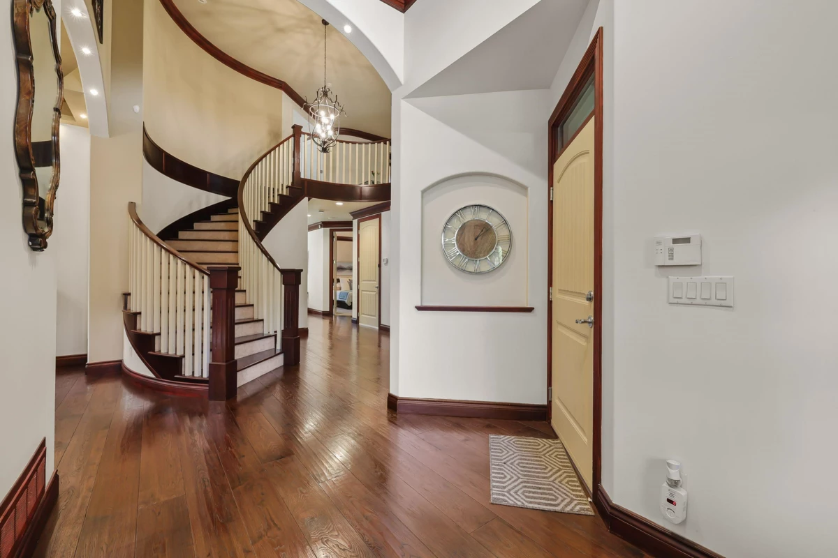 Living Room Photo of 19695 71 Avenue, Surrey, BC