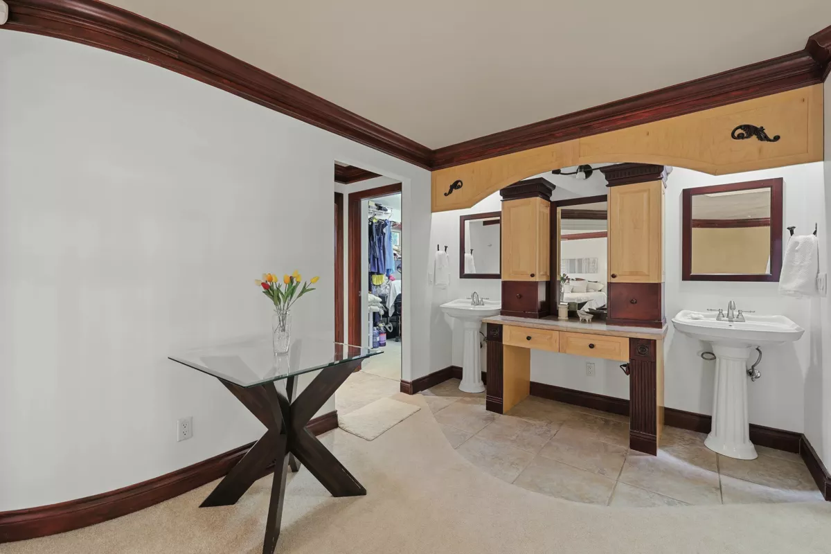 Office / Den Photo of 19695 71 Avenue, Surrey, BC