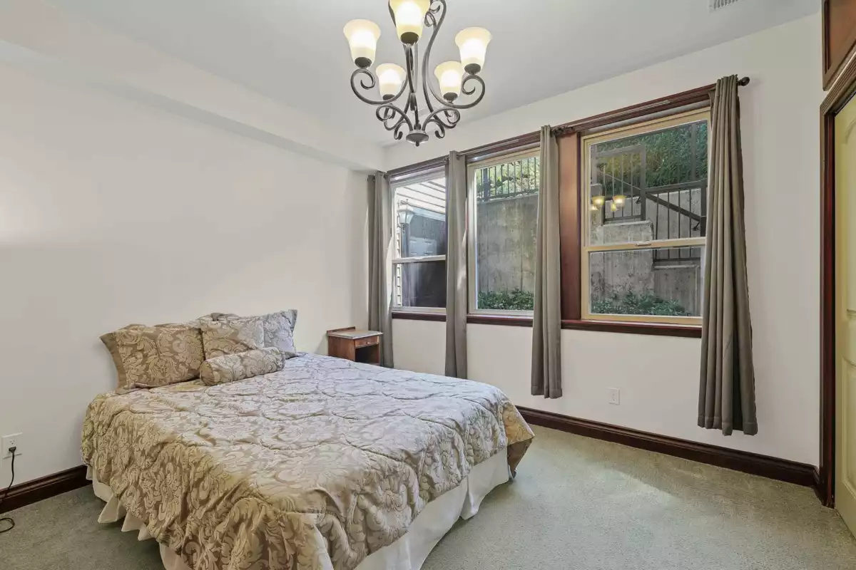 Swimming Pool Photo of 19695 71 Avenue, Surrey, BC